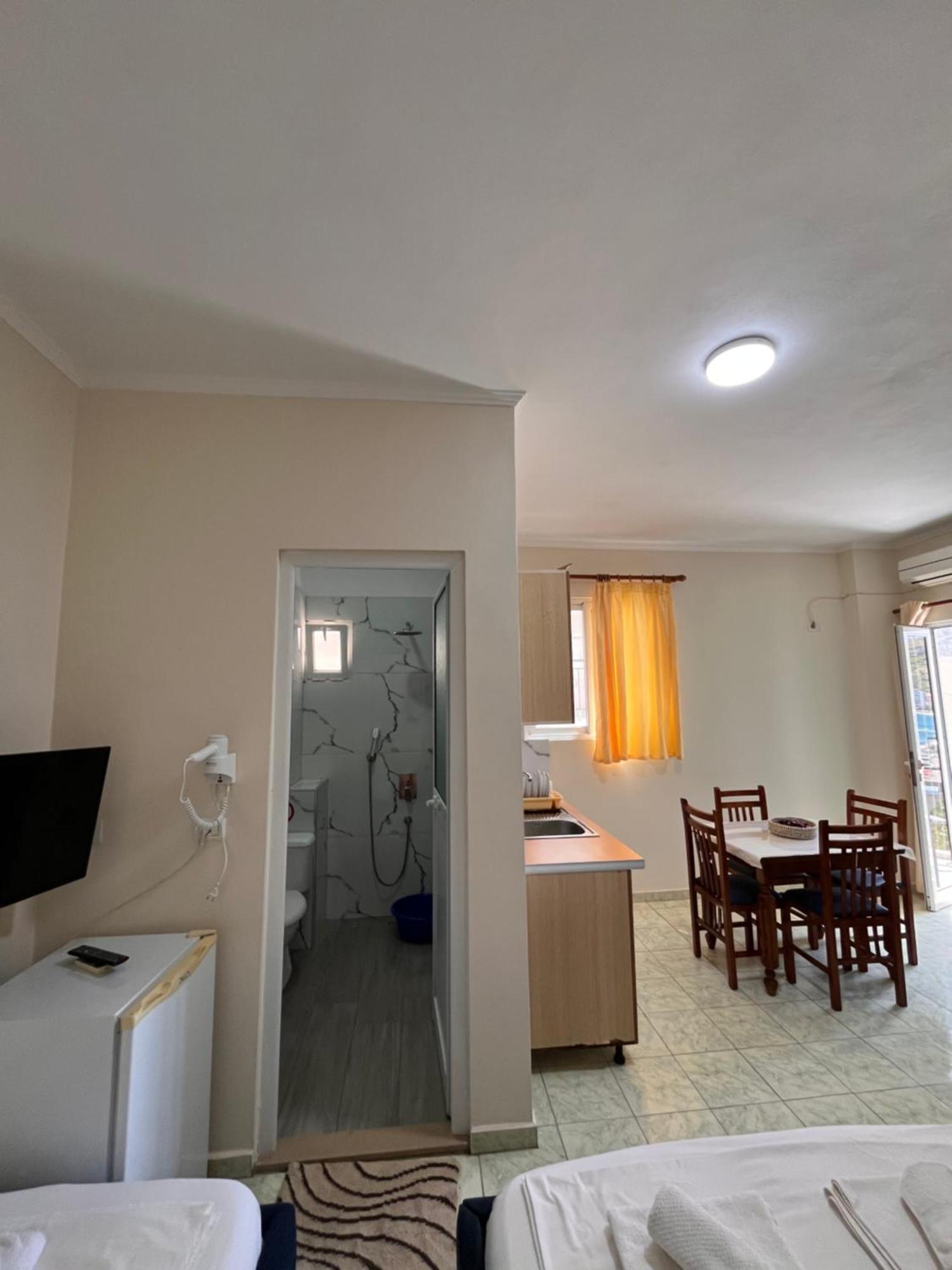 Duka Rooms Himare Exterior photo
