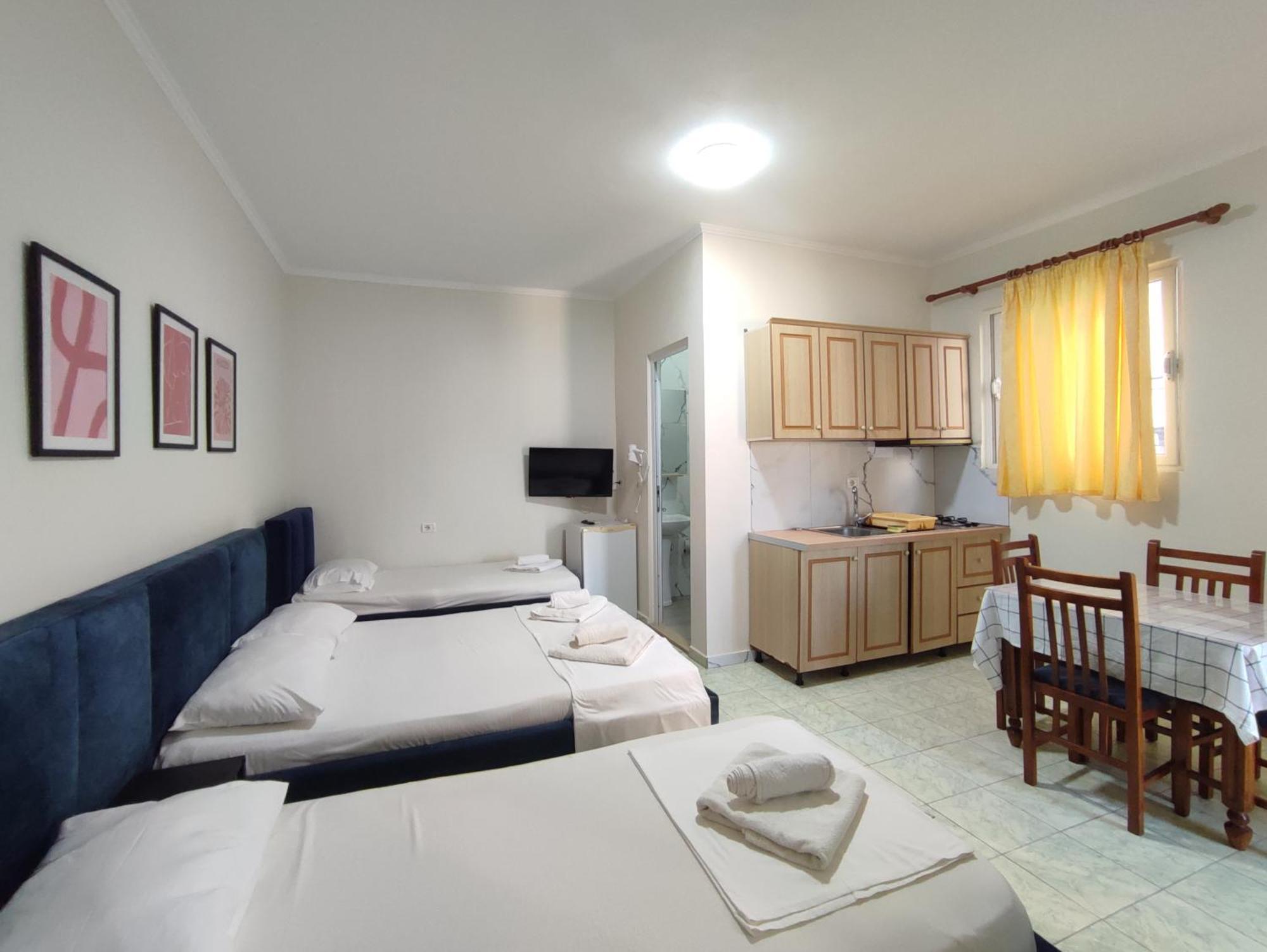Duka Rooms Himare Exterior photo