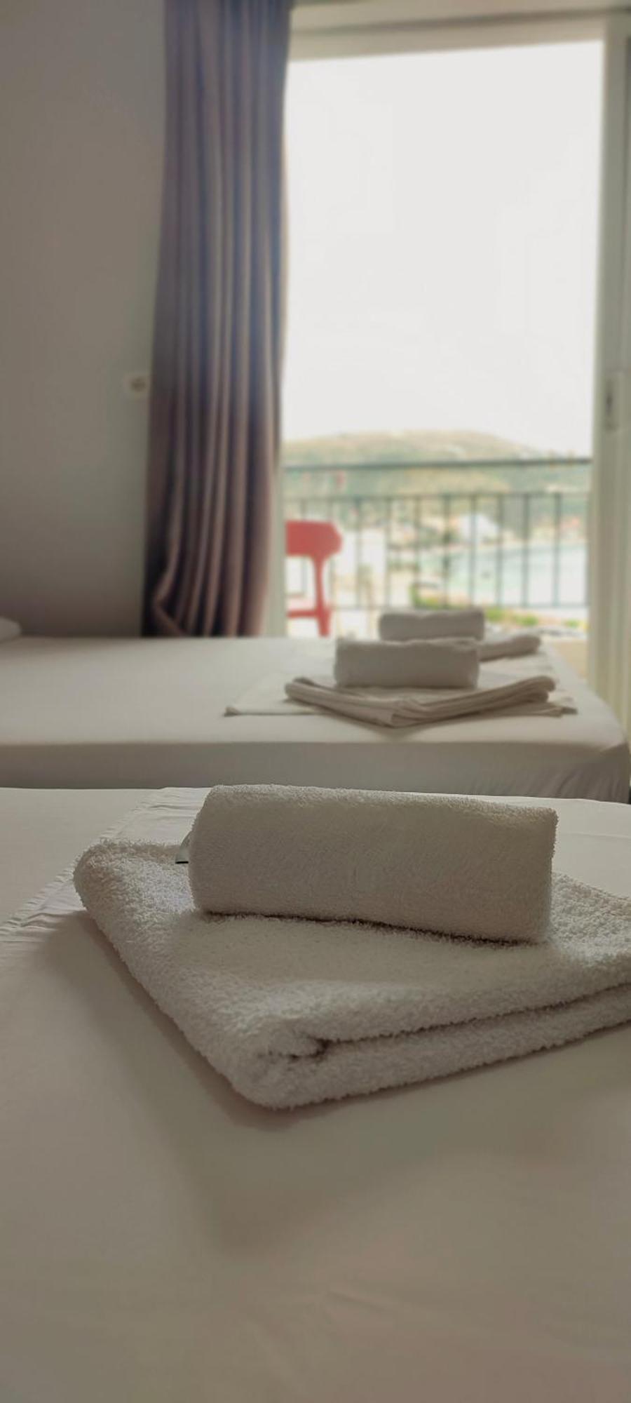 Duka Rooms Himare Exterior photo