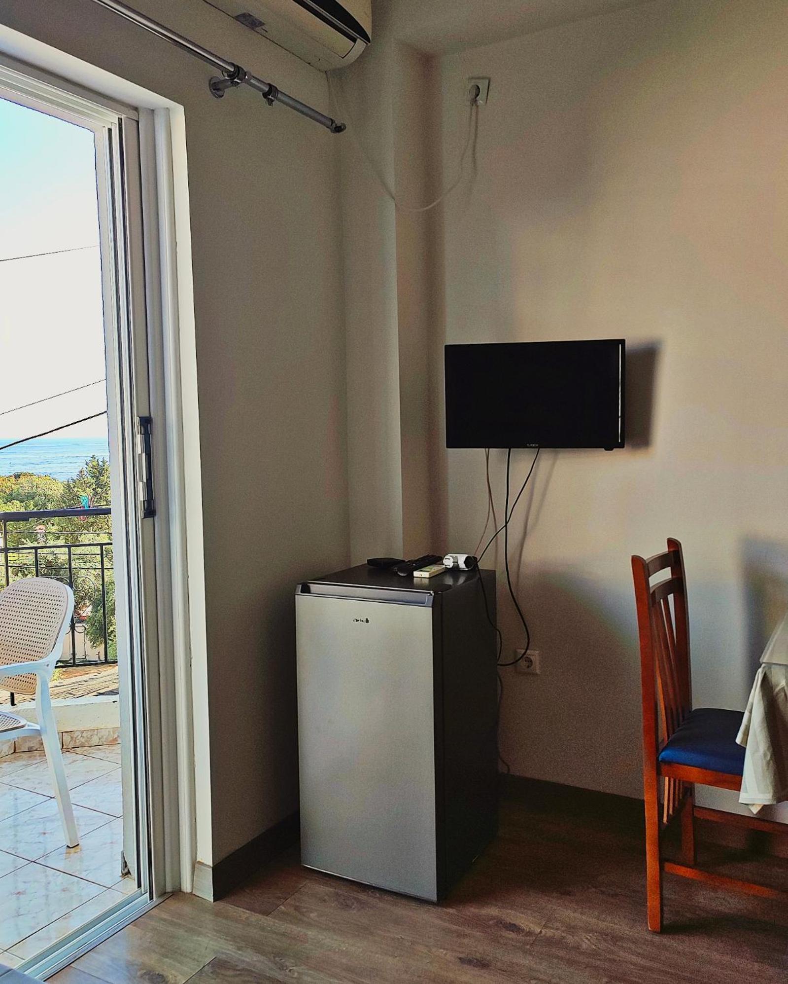 Duka Rooms Himare Exterior photo